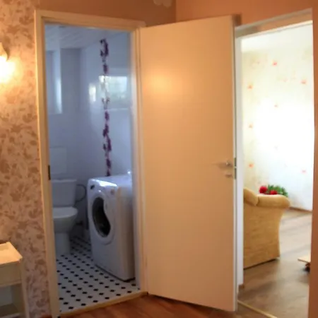 アパート Poldeotsa Apartment