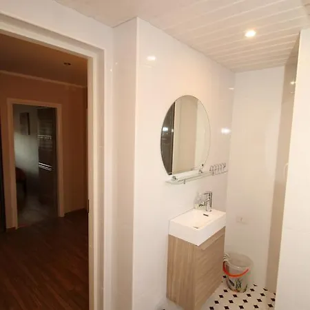 アパート Poldeotsa Apartment